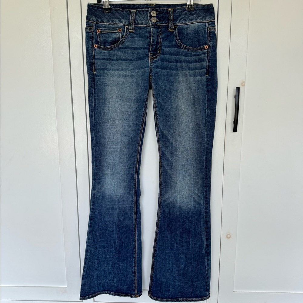 American Eagle Outfitters Artist Super Stretch Jeans, Mid Rise, Boot Cut, Size 2